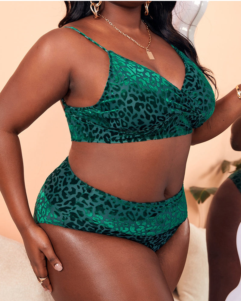 Sexy Leopard V-neck Plus Size Swimwear Bikini Green Black L-4XL